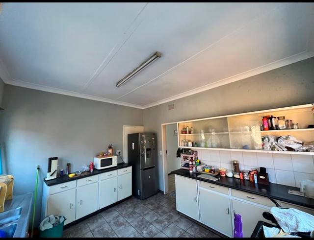 6 BEDROOM HOUSE FOR SALE IN FARRARMERE